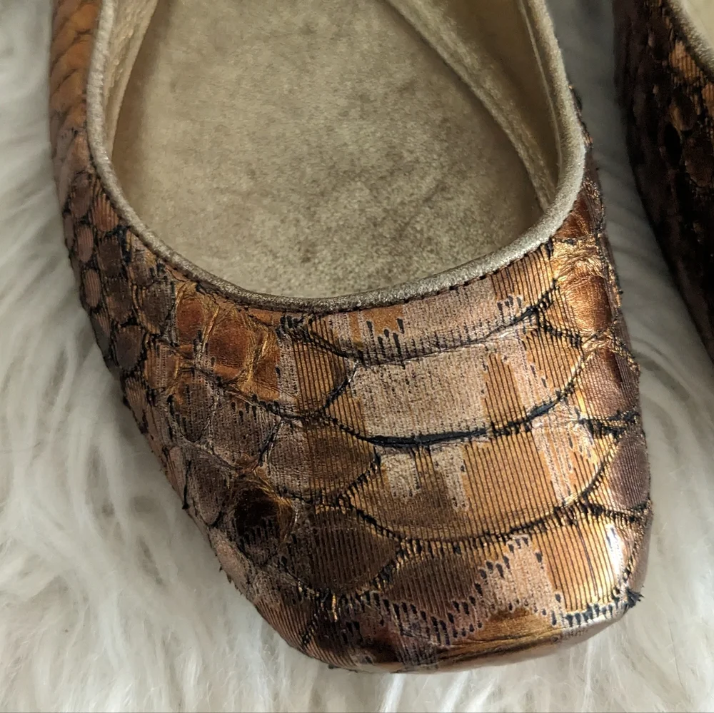 Devi Kroell gorgeous python